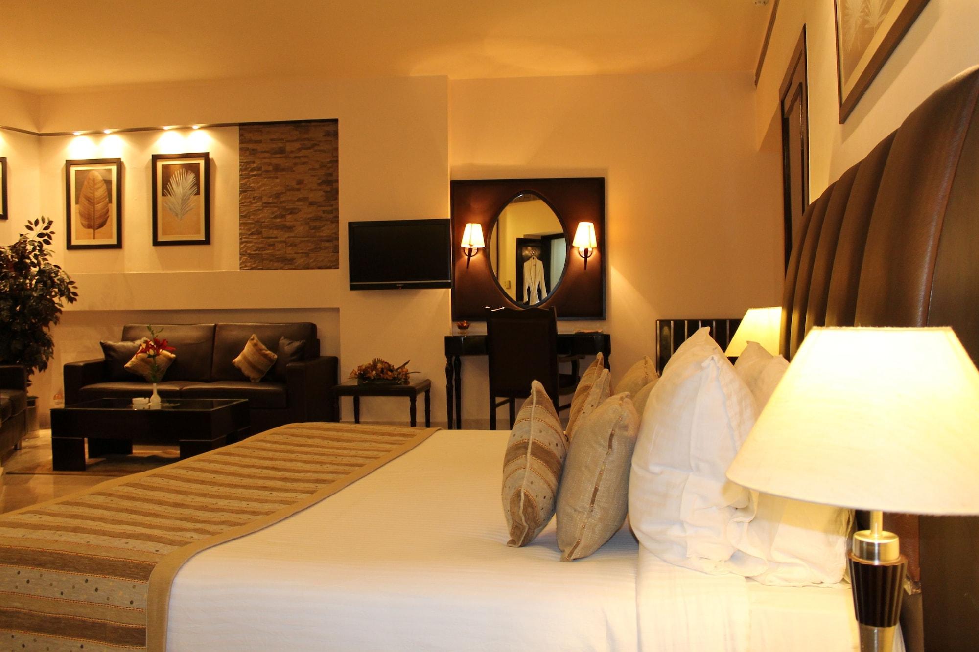 Hotel Shanti Palace Mahipalpur Új-Delhi Kültér fotó