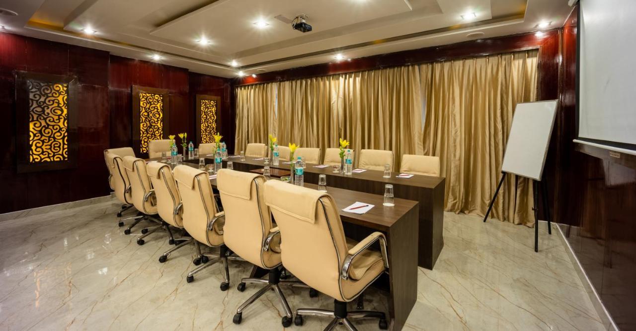 Hotel Shanti Palace Mahipalpur Új-Delhi Kültér fotó
