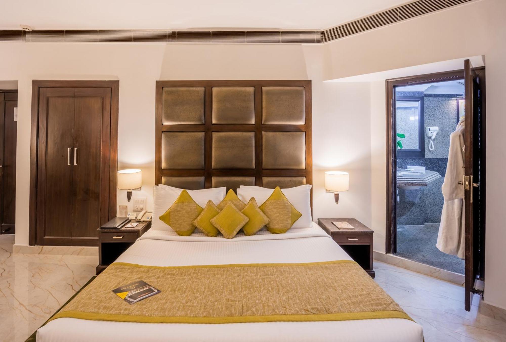 Hotel Shanti Palace Mahipalpur Új-Delhi Kültér fotó